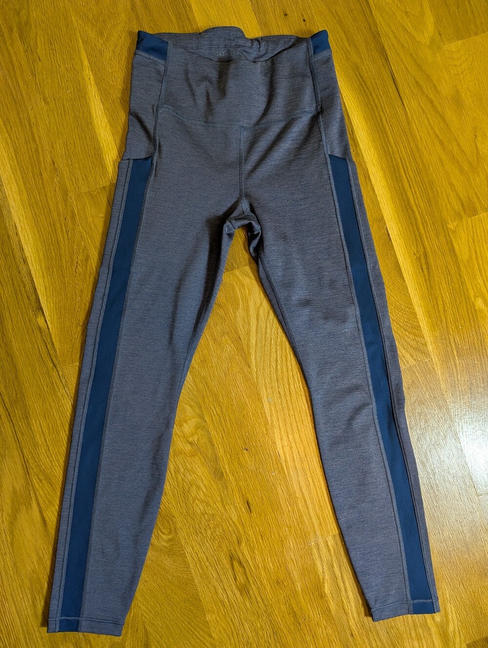 Athleta Ultimate Staah Pocket 7/8 Gray/Navy Leggings, XS